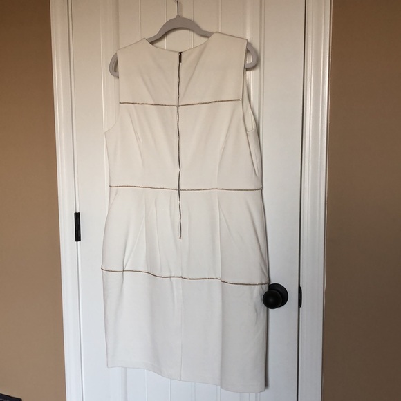 The Limited sleeveless fitted dress ivory color with gold chain detailing, sz 14 - Picture 2 of 9
